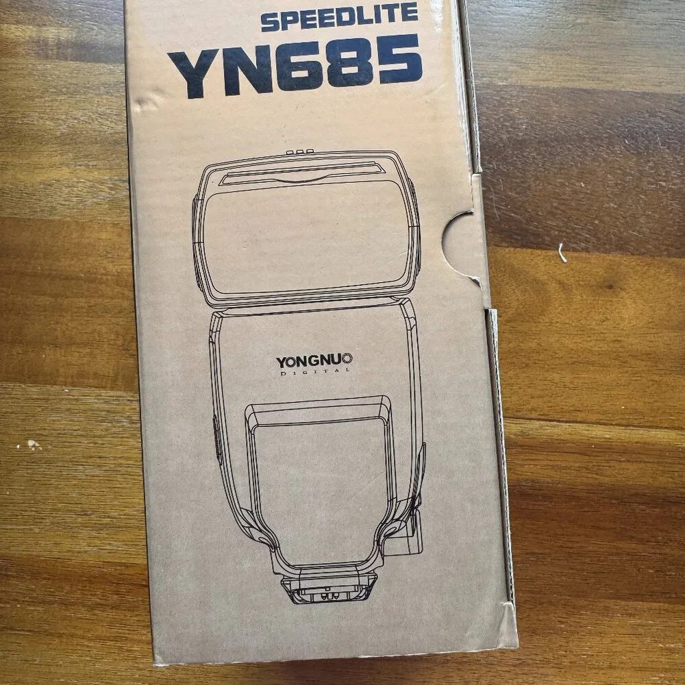 Yongnuo YN685 Wireless TTL Speedlite for Nikon Cameras